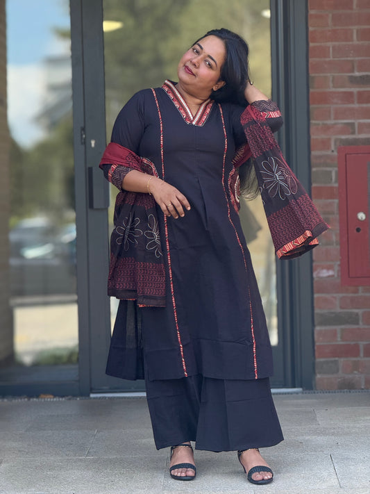 BLACK & RED ELEGANCE - SALWAR SUIT WITH POCKETS
